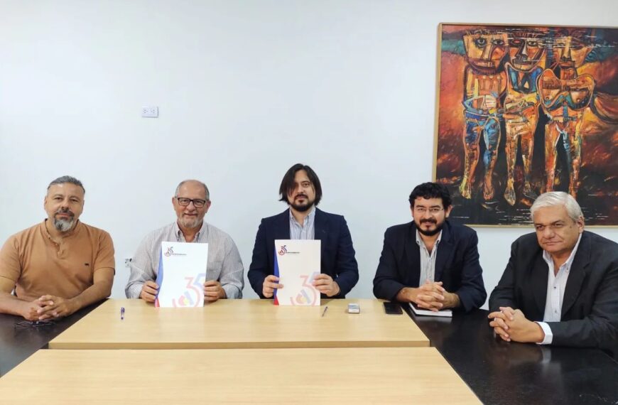 Firma de convenio con el colegio de arquitectos de Santiago del Estero