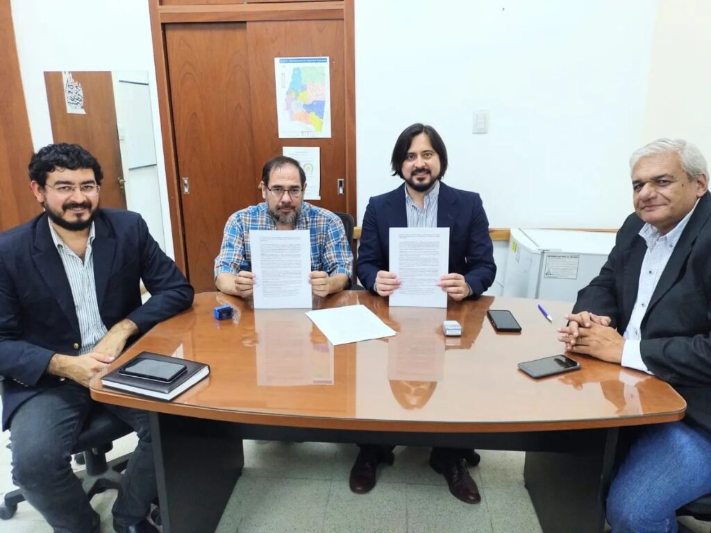 Firma de convenio de información catastral