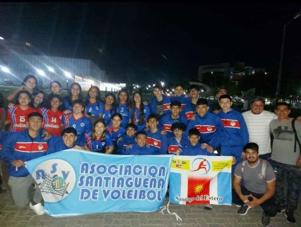 Dos jóvenes presentes en el Argentino de Vóley