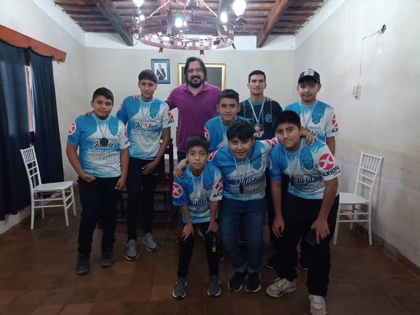 Visita de los chicos del club San Cayetano al Municipio Visita de los chicos del club San Cayetano al Municipio