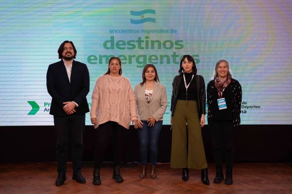 El Intendente Cisneros participó de un encuentro turístico en Tucumán