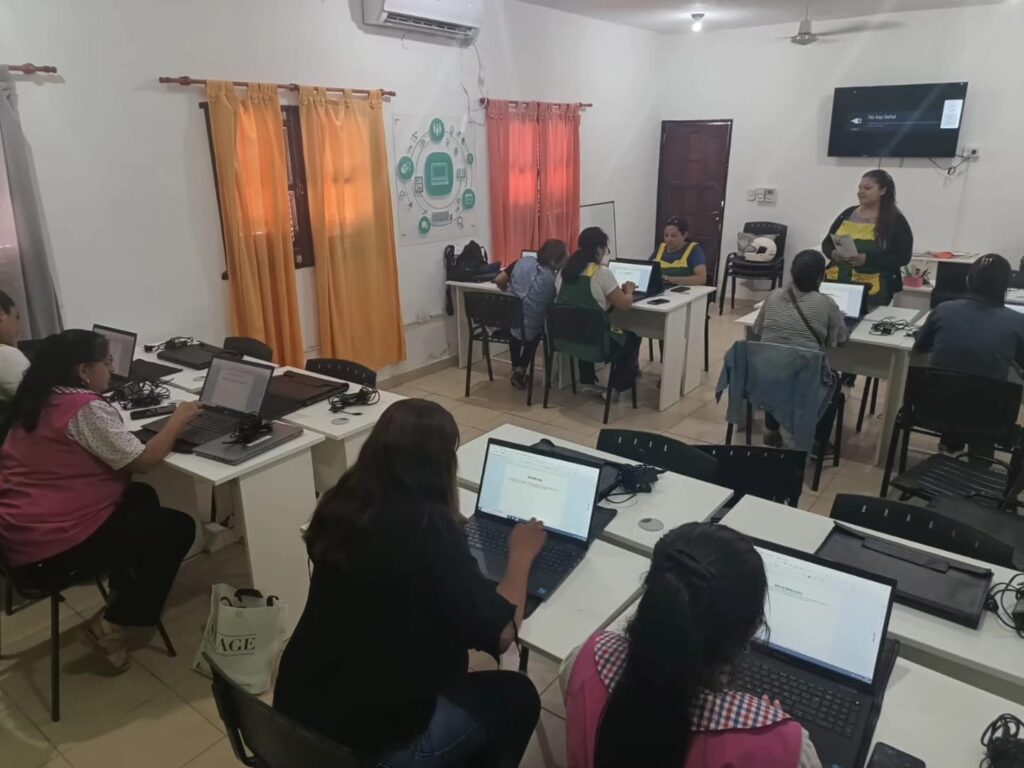 DOCENTES MUNICIPALES SE CAPACITARON DURANTE EL AÑO 2023 DOCENTES MUNICIPALES SE CAPACITARON DURANTE EL AÑO 2023
