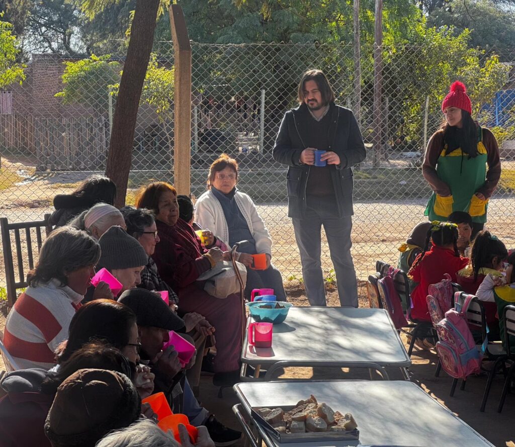 Tarde de integración, amor y patria en el Jardín Municipal Topo Gigio