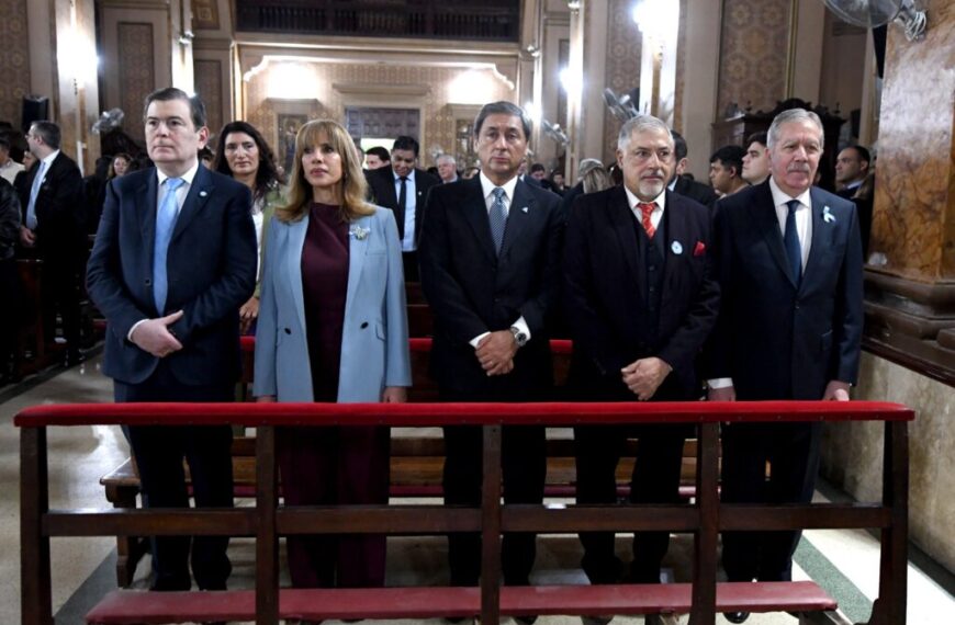 Zamora encabezó el acto central por el Día de la Independencia
