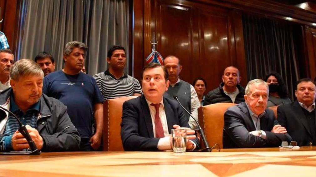 El gobernador Zamora anunció el pago de bonos extraordinarios para empleados provinciales
