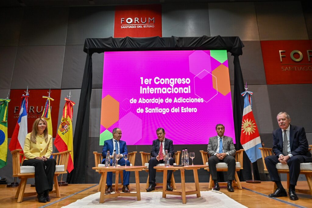 El Gobernador encabezó la apertura del 1° Congreso Internacional “Adicciones: Sistemas en Red y Comunidades Inteligentes”