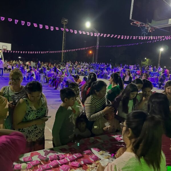 Celebración por el Día de la Madre en Plaza Bicentenario