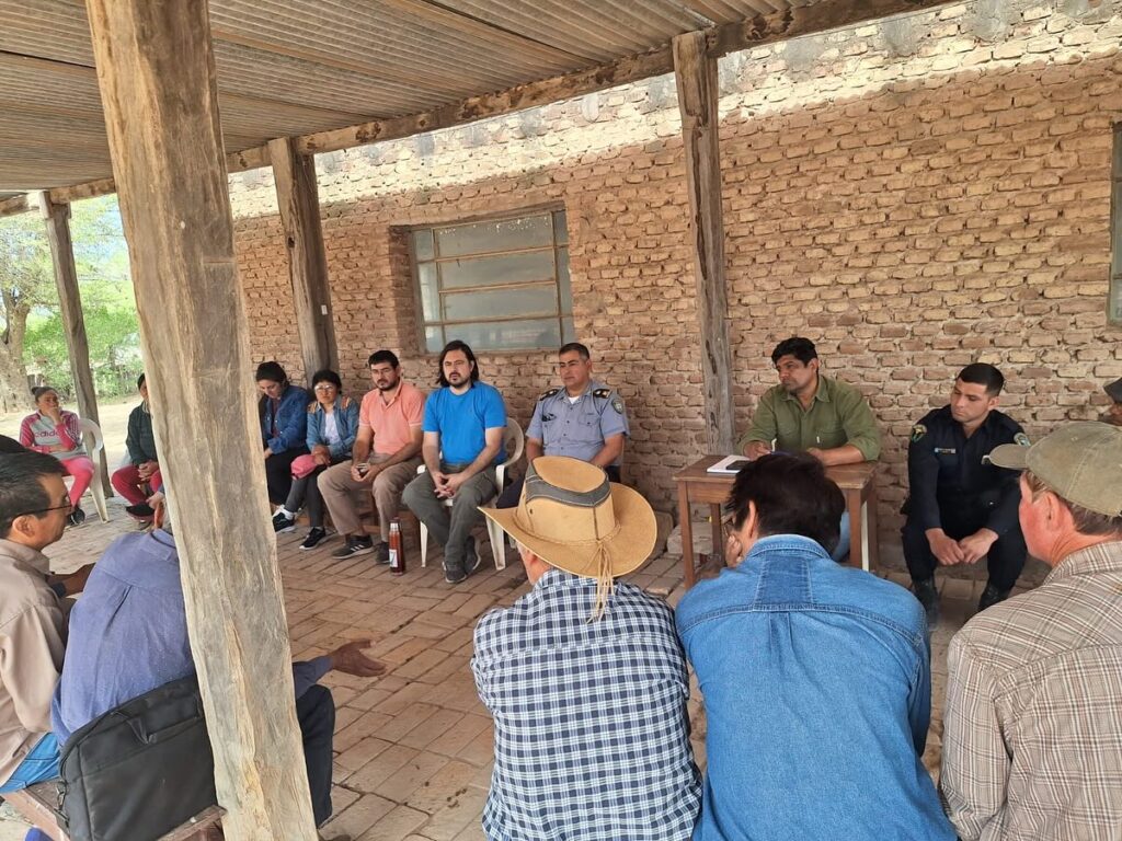 Diálogo con vecinos del paraje Nueva Esperanza