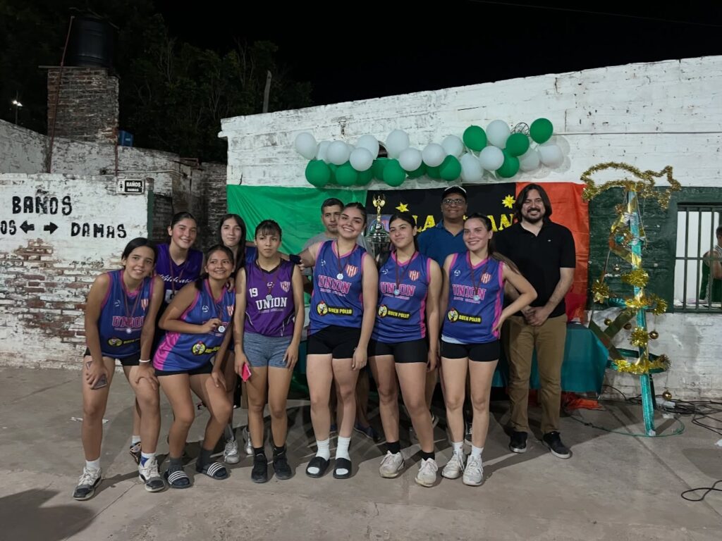 Entrega de premios en torneo de básquet “Liga Anteña”