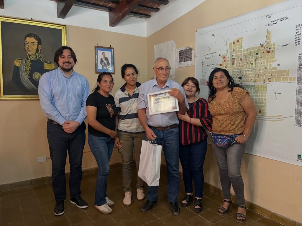 Reconocimiento a empleados municipales que se adhieren al régimen jubilatorio