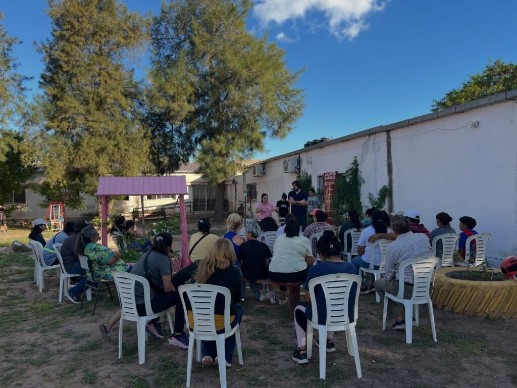 Monte Quemado impulsa el arbolado urbano con la campaña “Un árbol para mi vereda”