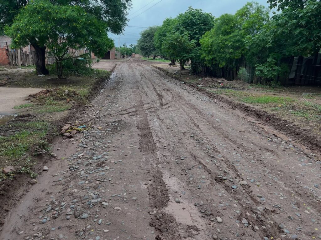 Avanzan los trabajos de enripiado en el barrio Porvenir Avanzan los trabajos de enripiado en el barrio Porvenir
