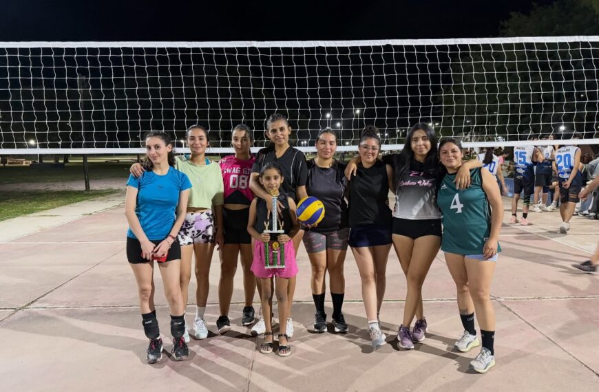 Vóley libre en la Plaza Bicentenario
