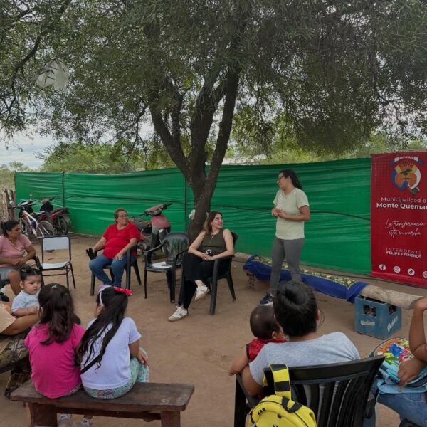 Taller sobre acceso a derechos en el Barrio Vinalar
