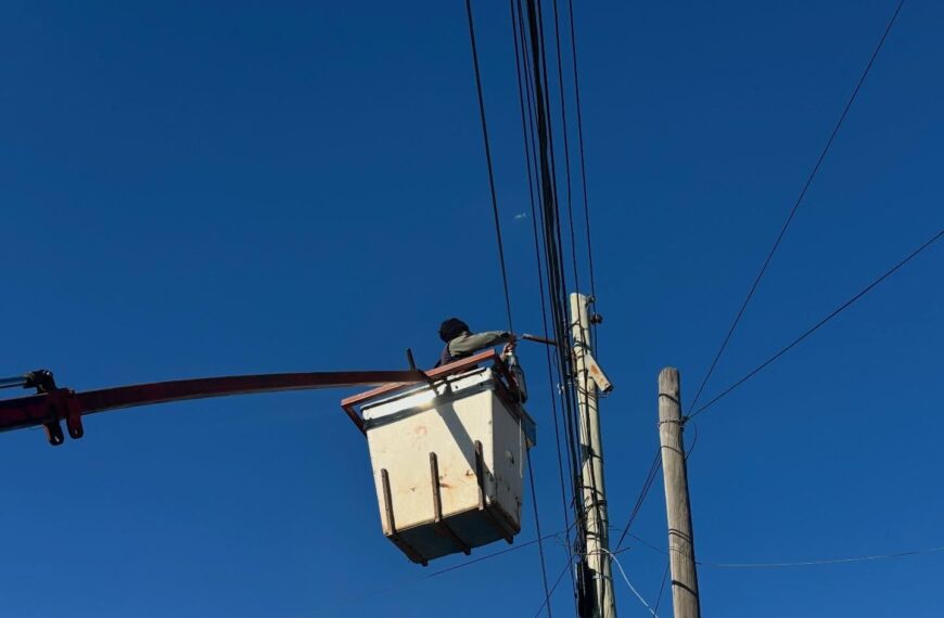 Monte Quemado avanza con obras concretas: nueva iluminación LED en calle Mitre
