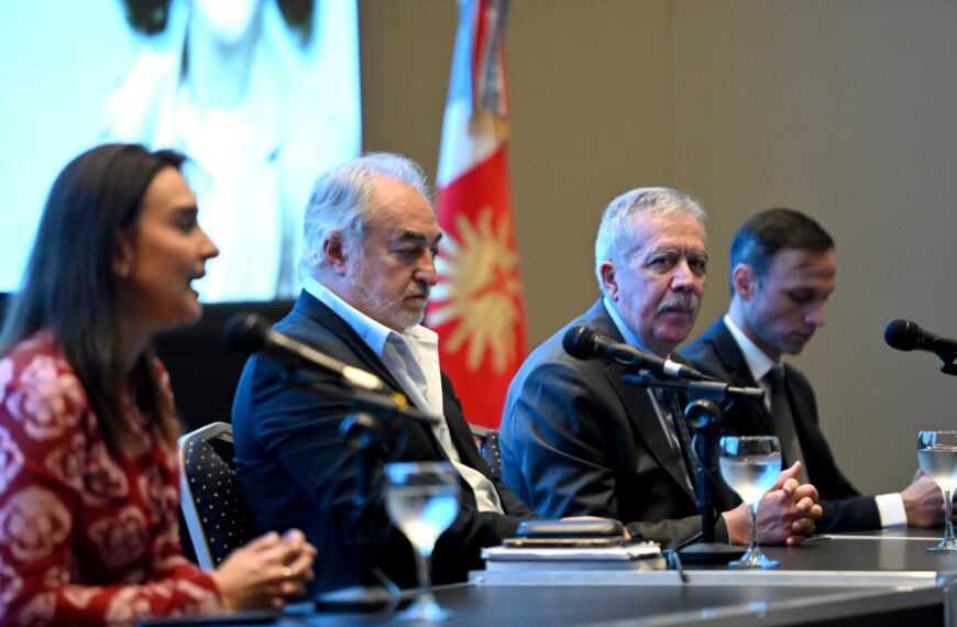 Elías Suárez participó del lanzamiento de la capacitación docente y 4° Edición del Concurso de Escritura de Ana Frank