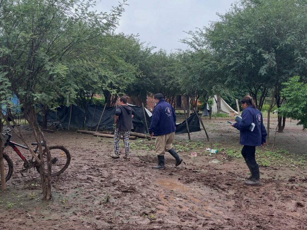 Operativo de relevamiento y asistencia en barrios de Monte Quemado