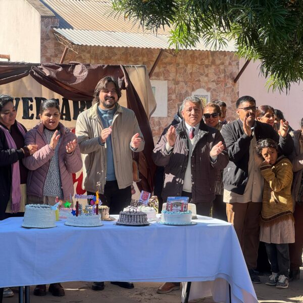 El Intendente Felipe Cisneros presente en el Colegio San Juan Newman