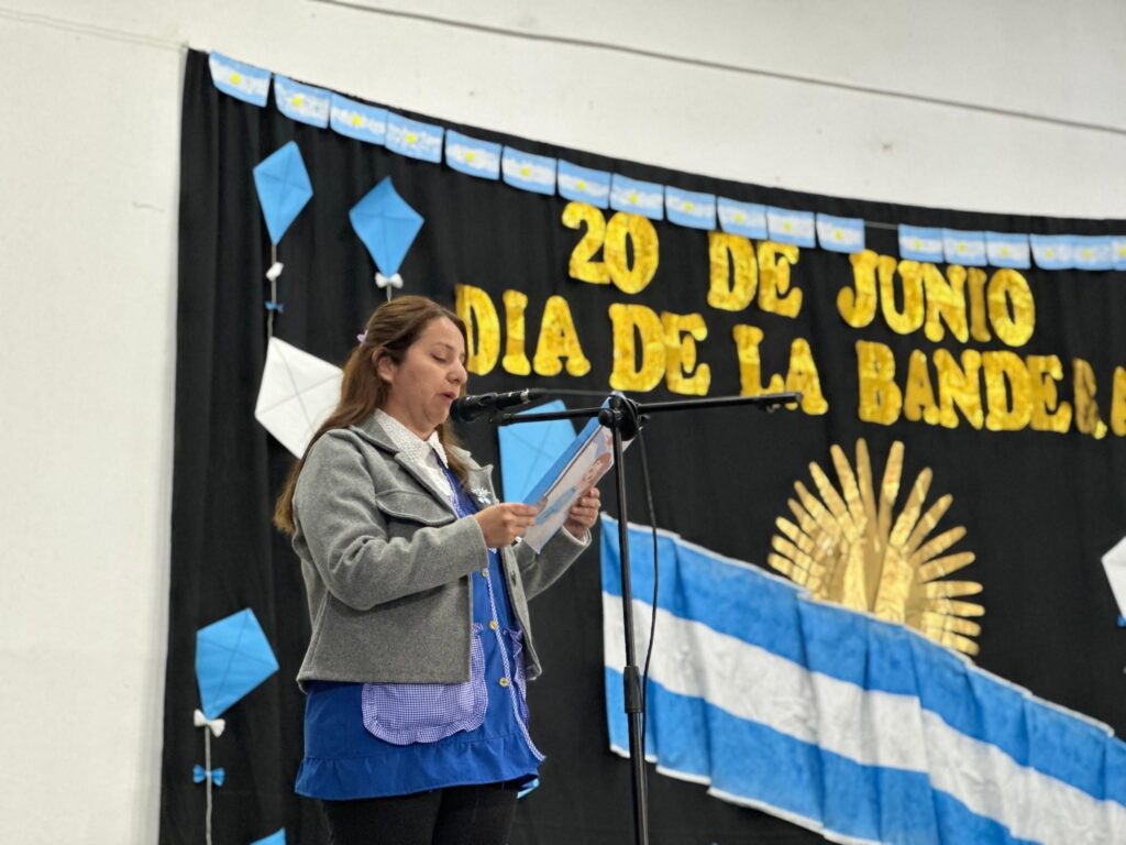 Los jardines municipales celebraron el Día de la Bandera